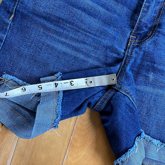 Mid Rise 26 Jean Shorts 5” - Picture 7 of 7